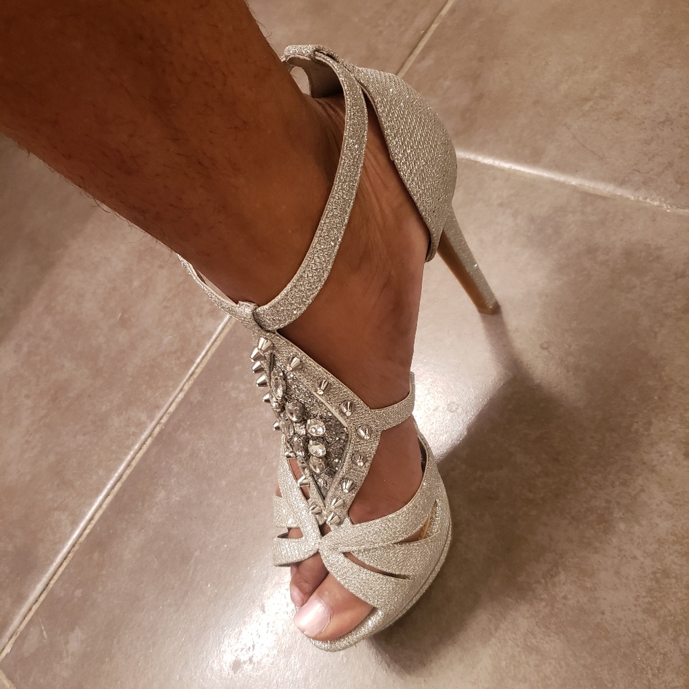 Gianni Bini  size 8 in a half